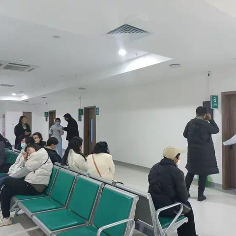 【点赞】彩超室里的“超”人们