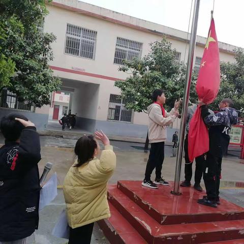 致敬板仓小学“护学岗”的老师们