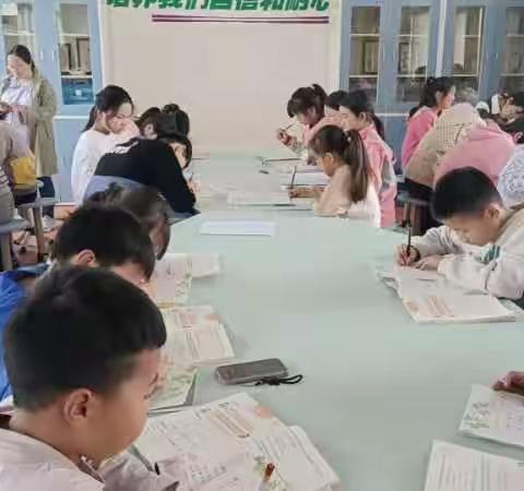 祁仪镇板仓小学举行书法比赛活动