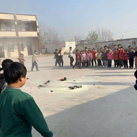 邢楼小学火灾逃生演练活动纪实