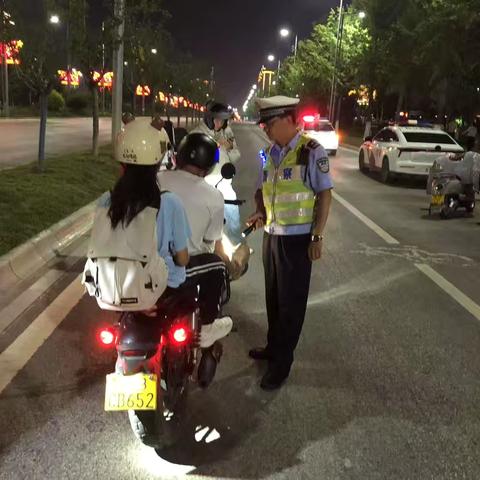 青岗岭中队严打交通违法 护航暑期出行