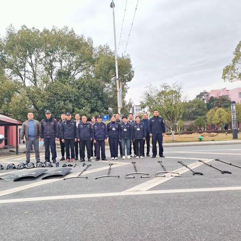 加强安保培训  筑牢安全防线——吉水中学开展安保人员及护卫队业务技能培训