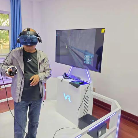 创新安全教育模式 深部矿业公司基层员工走进白银集团VR安全体验馆