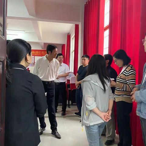 关心下一代——崇仁县关工委到航埠镇中心学校开展调研指导工作