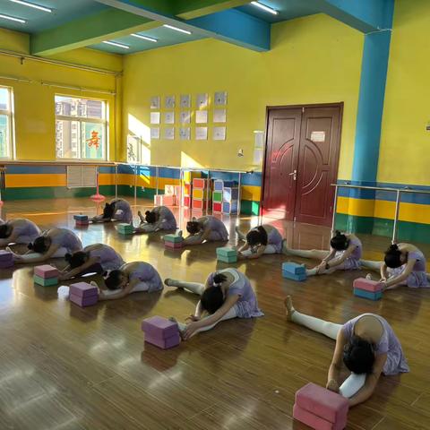 青少年活动中心舞蹈五班秋季课程小结汇报