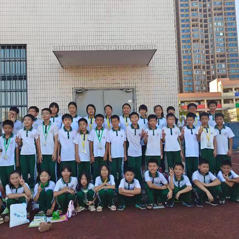 秋光为序，笔墨为歌----一鸣学校2003班成长篇