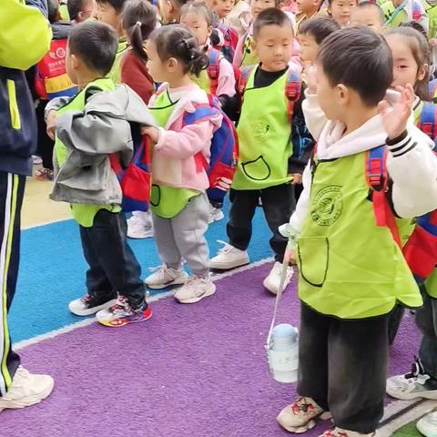 【倍优幼儿园】🌹🌹中班“梦想成真 职业体验 遇见长大后的自己”——行走中的研学课堂  圆满成功！