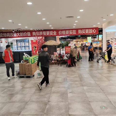 2025年五一巡店检查 时间：2025年5月1日 店别：常青 值班经理：张莉霞 巡店人员：王春新、李晓磊 评分：98