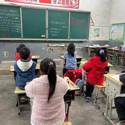 淮滨县王店乡吴楼小学防恐反暴演练活动