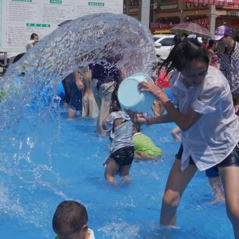 高州 喜洋洋、方方 幼儿园  夏季“泡沫狂欢嘉年华”水上活动邀请函🐬🐬