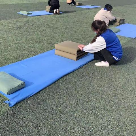 有“被”而来  叠出风采——阜康职专举行住校生叠被子比赛活动