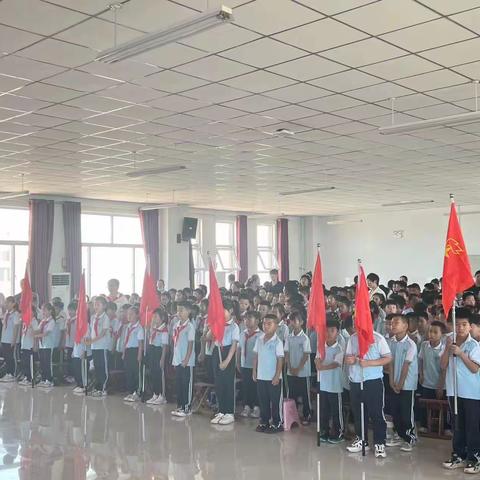 学习二十大，争做好队员—少先队入队仪式