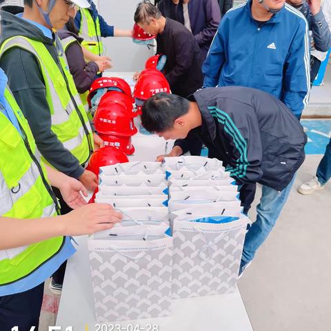 对标安全文明优秀项目，观摩交流提升自身标准