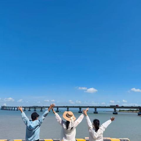 红领巾爱实践：海与风的邂逅 402班 麻理馨