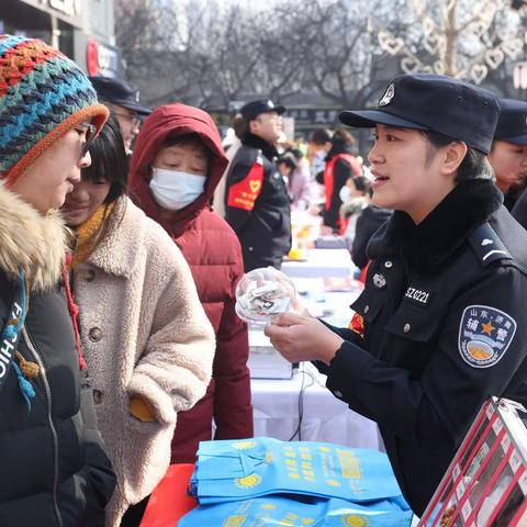 弘扬雷锋精神  传播禁毒知识