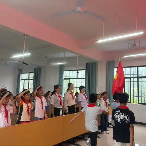 强国复兴有我，争当新时代好少年——蕉江中心小学纪念少先队建队76周年主题活动暨少先队员入队仪式