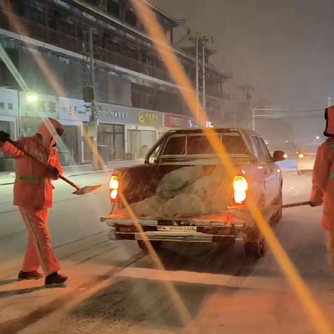 3700名环卫职工以雪为“令”，全力保障市区道路畅通