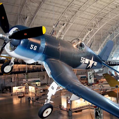 再现F4U-1D“海盗”式王牌战机的风采