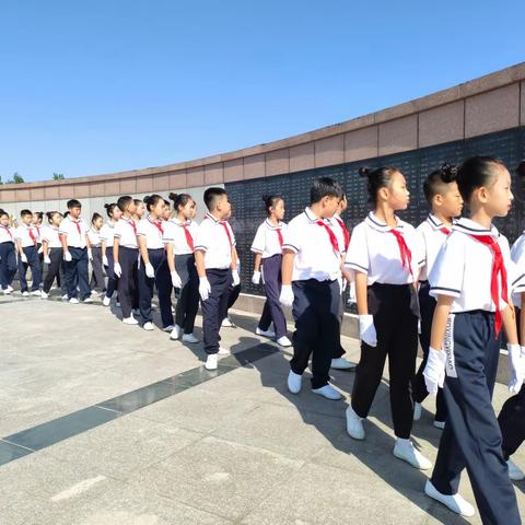 祭奠革命先烈  赓续红色血脉——博兴县第一小学百名优秀少先队员参加公祭日活动