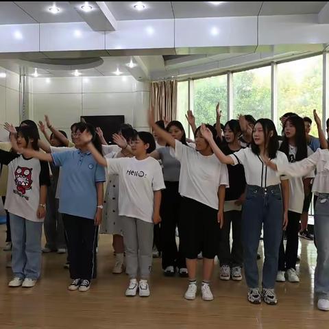 邹城一中鹿鸣金声合唱团教师节活动