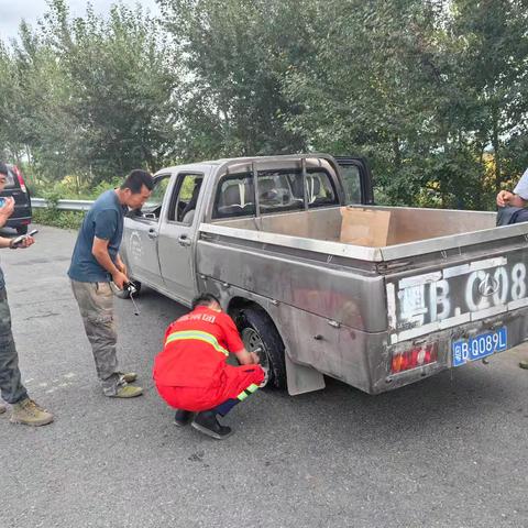 群众事“立马办” 机务员秒变“修理工”