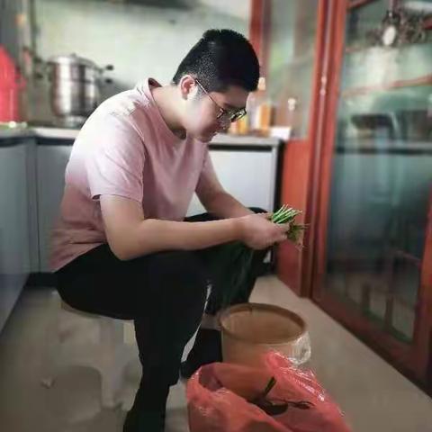 青春正当时  劳动最光荣