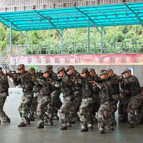 且抒凌云志，不负少年时 ——廉江市第五中学高一年级军训综合实践纪实