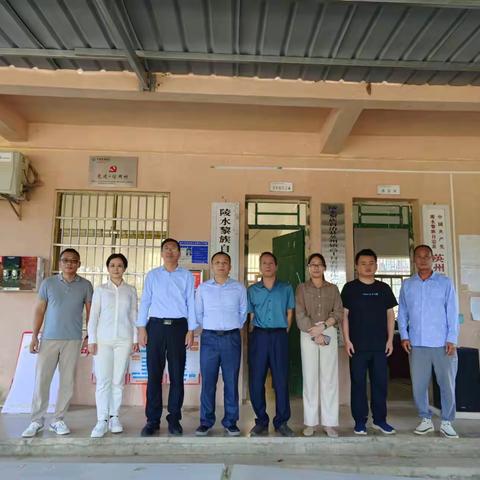 海师大图书馆领导班子慰问考察高土村驻村工作队