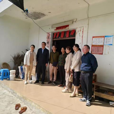 海南师大图书馆书记黎红艳、馆长史振卿莅临高土村调研乡村振兴