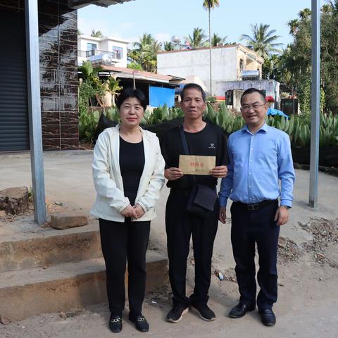 海南师范大学党委书记许玫一行莅临高土村调研慰问