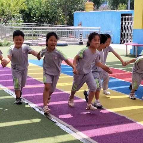 陶苑幼教——2023大班毕业典礼邀请函