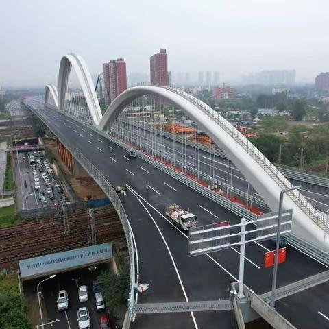 优化电力营商环境 助力彩虹桥顺利通车