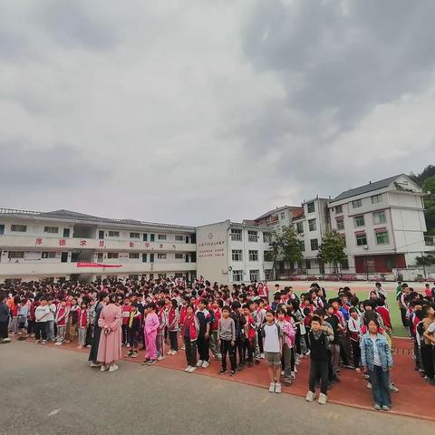 防震减灾，关爱生命——社后学校防震演练