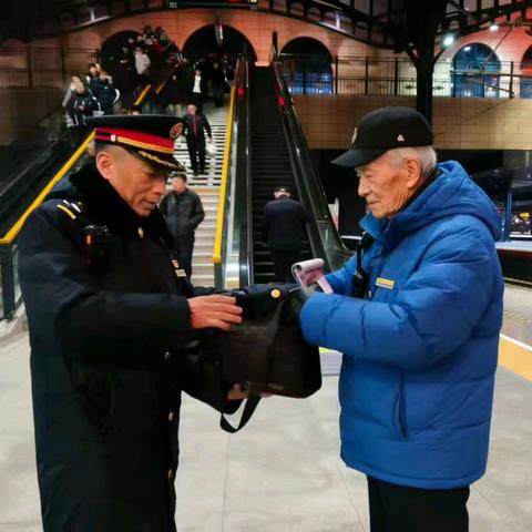 北疆列车党旗红—西宁车队春运暖程系列