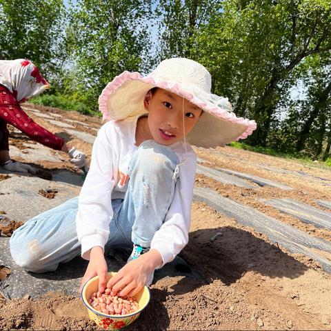 ❤️五一劳动实践❤️我和妹妹是姥姥的小帮手