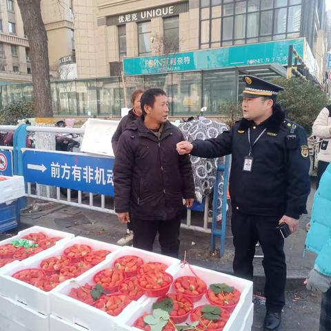 执法服务齐上阵，小驿站发挥大作用