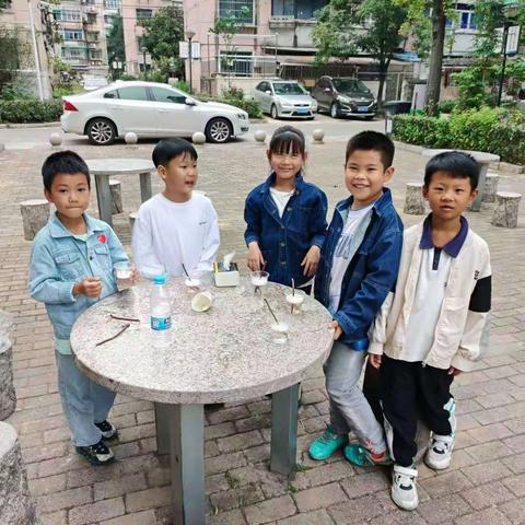 《站立的牙签》