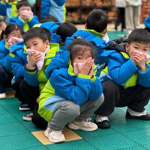 开学第一课，安全“每一刻”——市三园消防逃生应急演练纪实