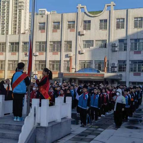 消防安全始于心 防范未“燃”起于行——济宁市兴东小学开展消防安全疏散演练