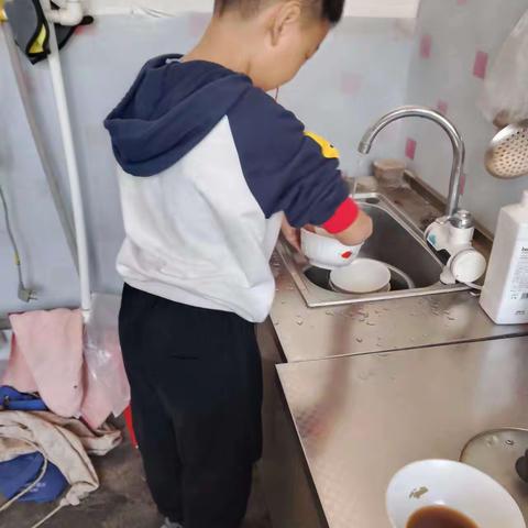 关爱学生幸福成长——西吕营镇中心校南河马小学三2班德育活动