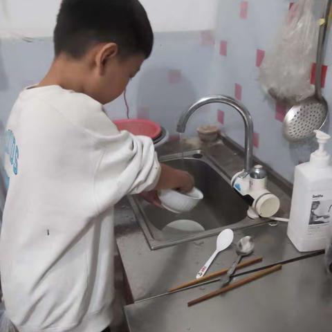关爱学生幸福成长——肥乡区西吕营镇中心校南河马小学三2班德育活动