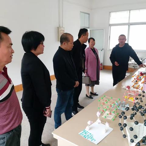 "建分子模型,显化学魅力"——始兴县墨江中学第24届科技文化艺术节之化学分子模型设计大赛