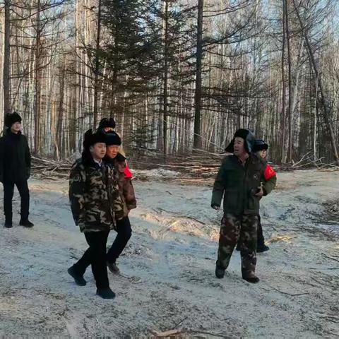 总会计师时天晖一行深入泉林林场分公司 检查指导当前各项重点工作