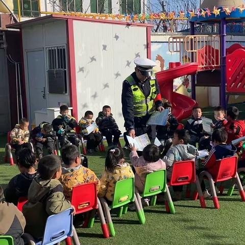 【交通安全进校园，平安路上‘警’相伴】