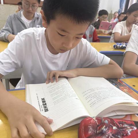 “沐浴书香，幸福成长”宝塔小学六一班第一阶段读书活动剪影