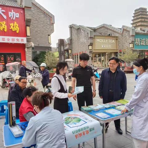 爱卫月宣传再发力 公益义诊暖民心