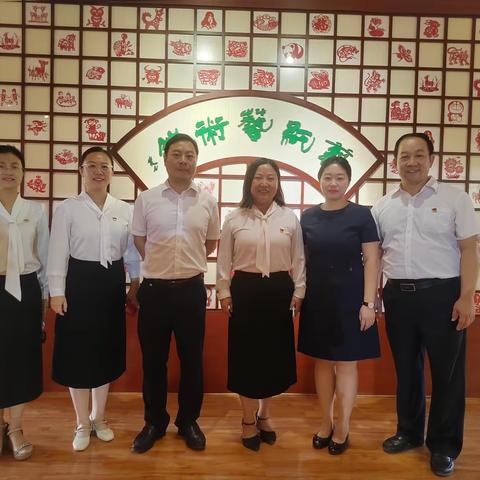 情系教师节，慰问暖心田——涧西区副区长、重庆路街道党工委书记何鹏一行莅临我校慰问教师