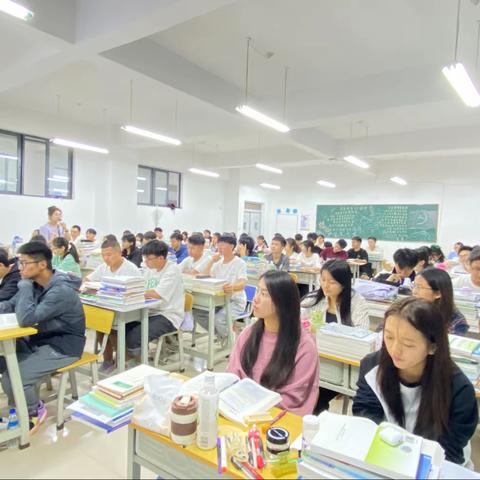 课例观摩，以研促教――药学院优质课程教学观摩