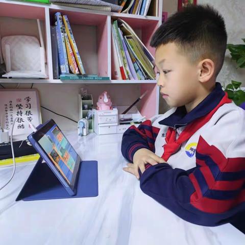 准格尔旗实验小学观看《德育学堂》第13季第14期视频纪实