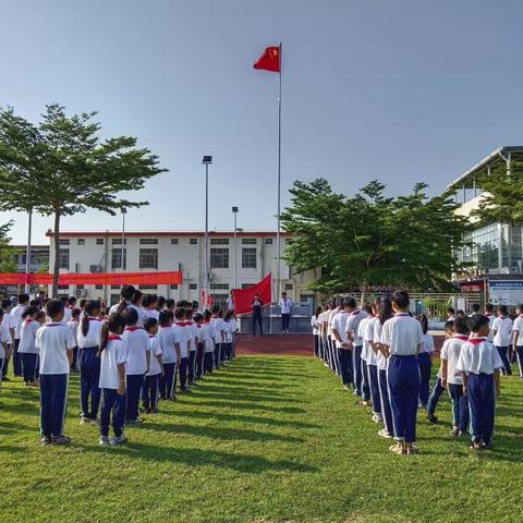 学习党的二十大  争做新时代好队员——潭门镇中心学校举行2022级第一批新队员入队仪式